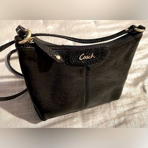Coach black leather shoulder/crossbody purse, excellent condition